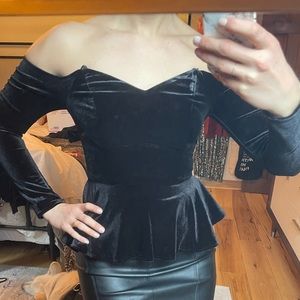 NWT Wayf Serena Black Velvet Off Shoulder Peplum Top Sz. S